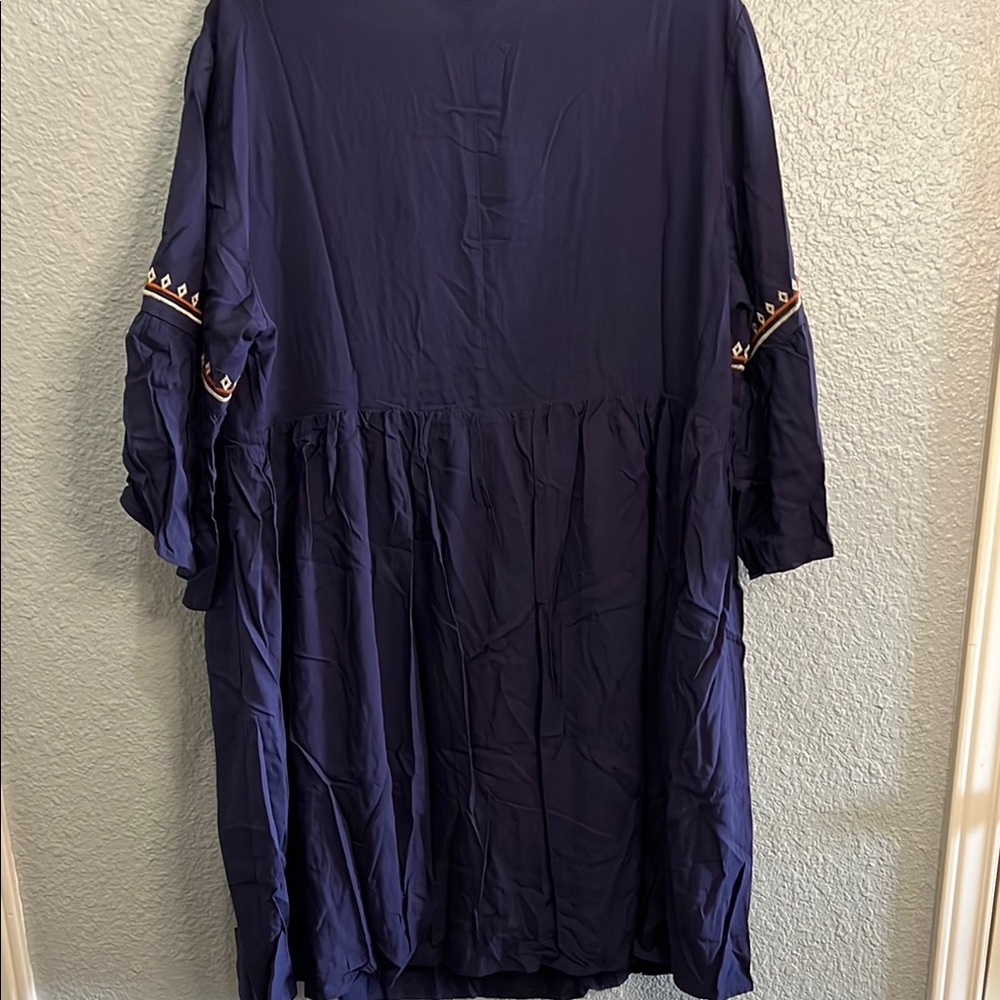 Davi & Dani Navy Embroidered Women's dress NWT size 1X - Picture 5 of 6
